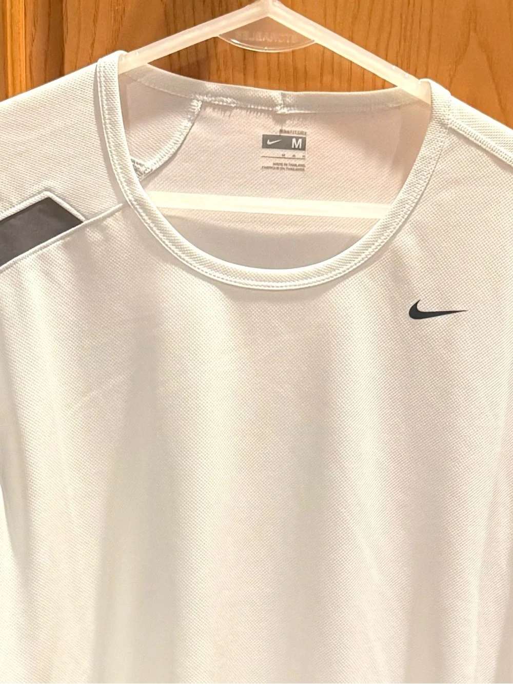 Nike Dri-FIT White Mesh Athletic Short Sleeve Shirt Men’s Size Medium